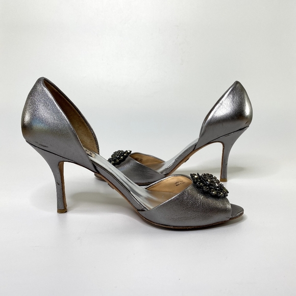 BADGLEY MISCHKA Silver Leather Peep Toe Heels Sz 10 - Picture 2 of 14